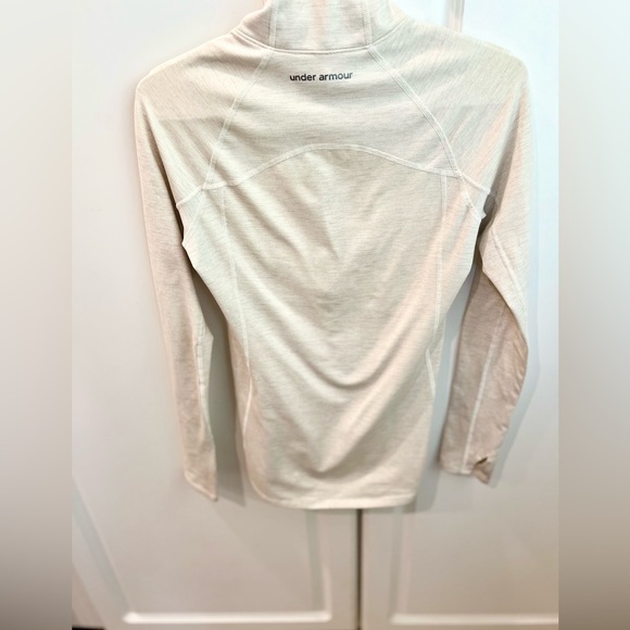 Long Sleeve Under Armour Yoga Jacket-  Size Small- Crème Color - Picture 6 of 8